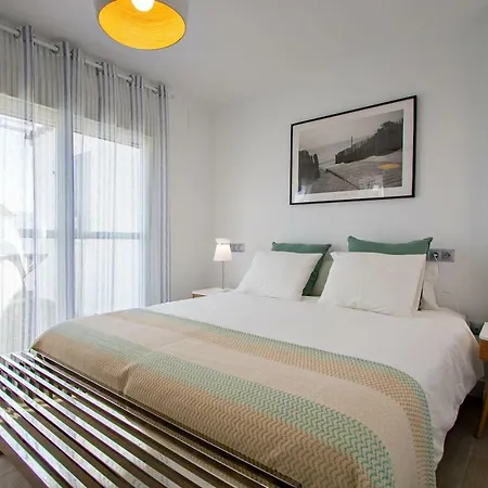 Triana Deluxe Skyview Apartment *