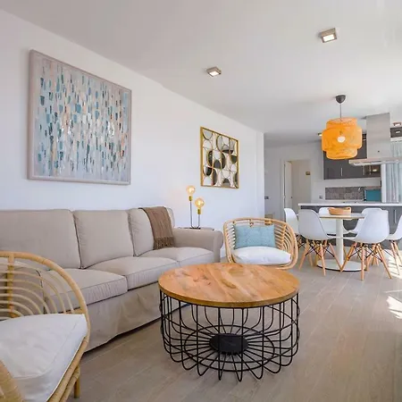 Apartment Triana Deluxe Skyview *